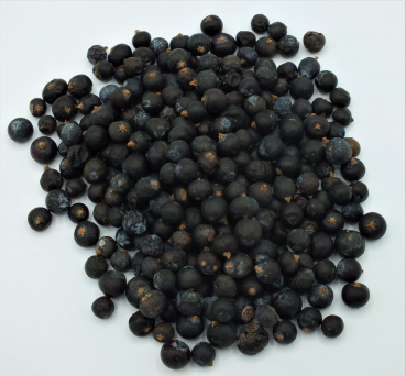 Wacholderbeeren ganz